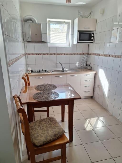 Miha'S Apartament Sulina Luaran gambar
